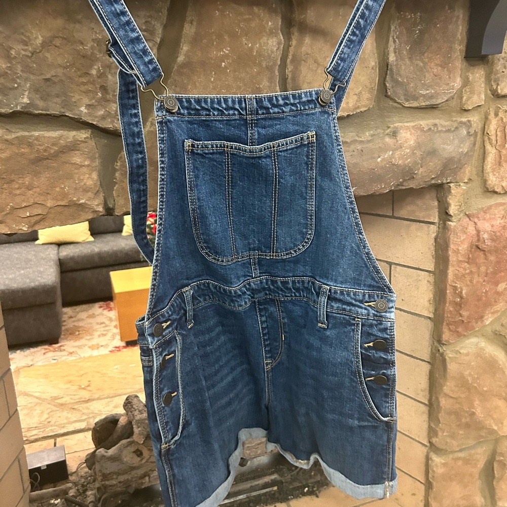 Overalls with Adjustable Straps Medium—get ready to get cute OLD NAVY 😁